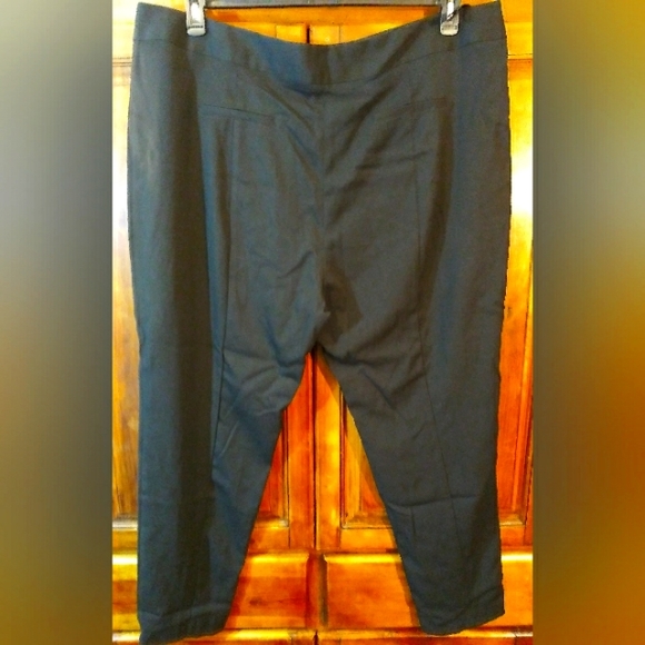 NEW BLACK DRESSY CITY CHIC PANTS SIZE XXL/24 - Picture 2 of 4